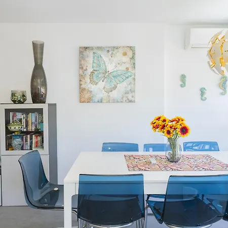 Cubo's Mariana Apartment *