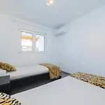 Cubo's Mariana Apartment