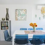 Cubo's Mariana Apartment *